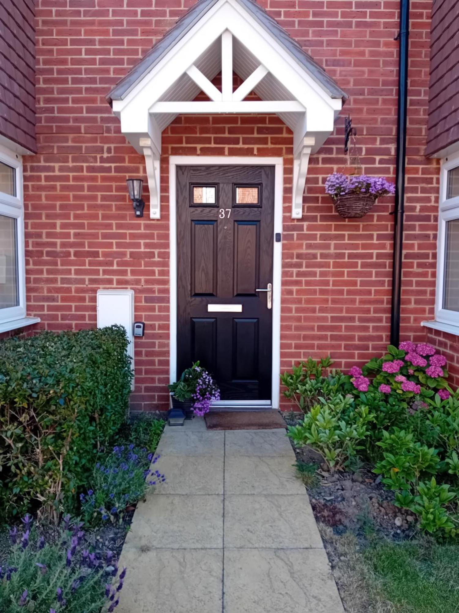 Beautiful En-Suite Room With Stairs Wokingham Exterior photo
